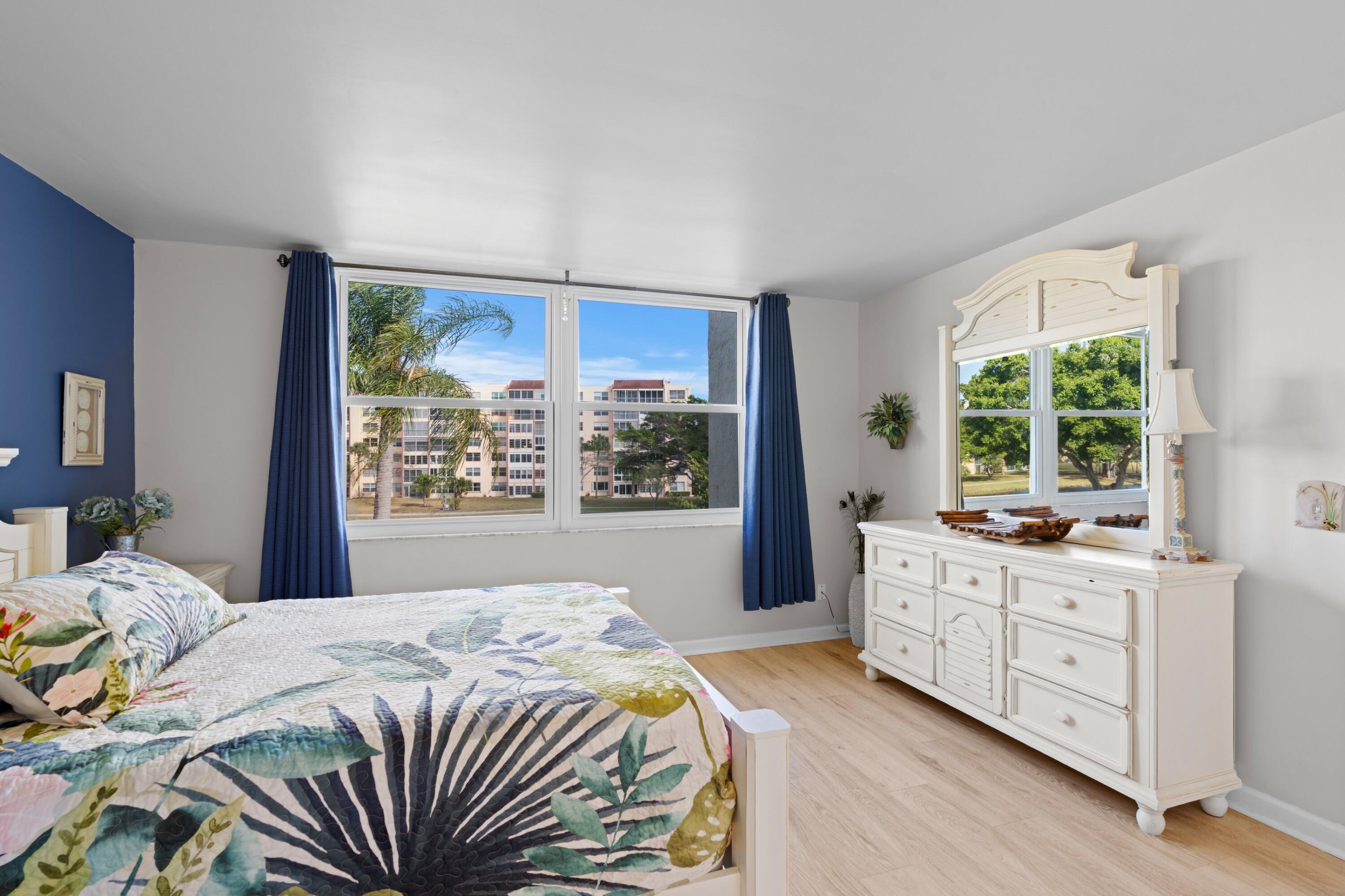 VILLAGES OF ORIOLE ABBEY CONDO - Residential