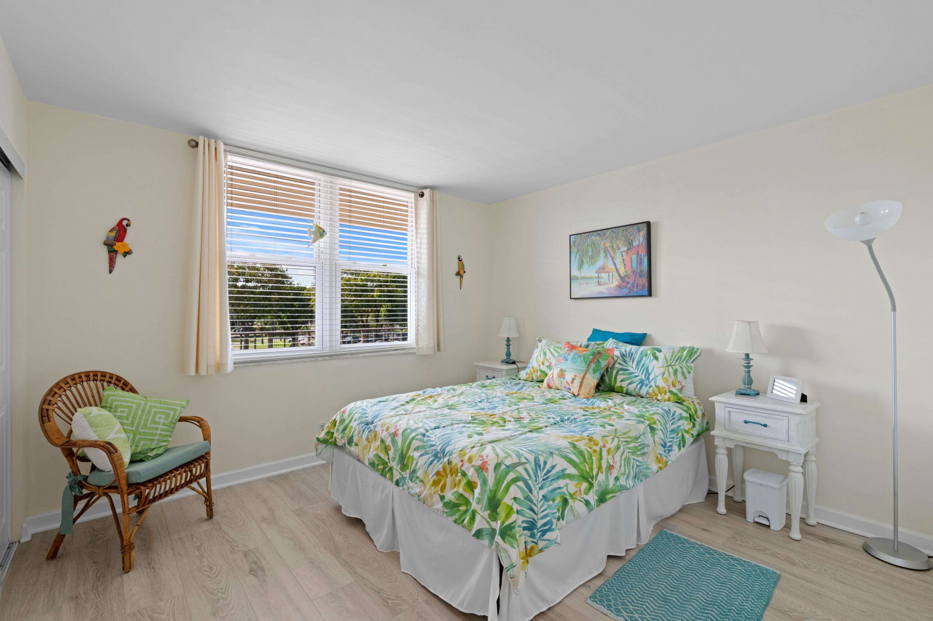 VILLAGES OF ORIOLE ABBEY CONDO - Residential