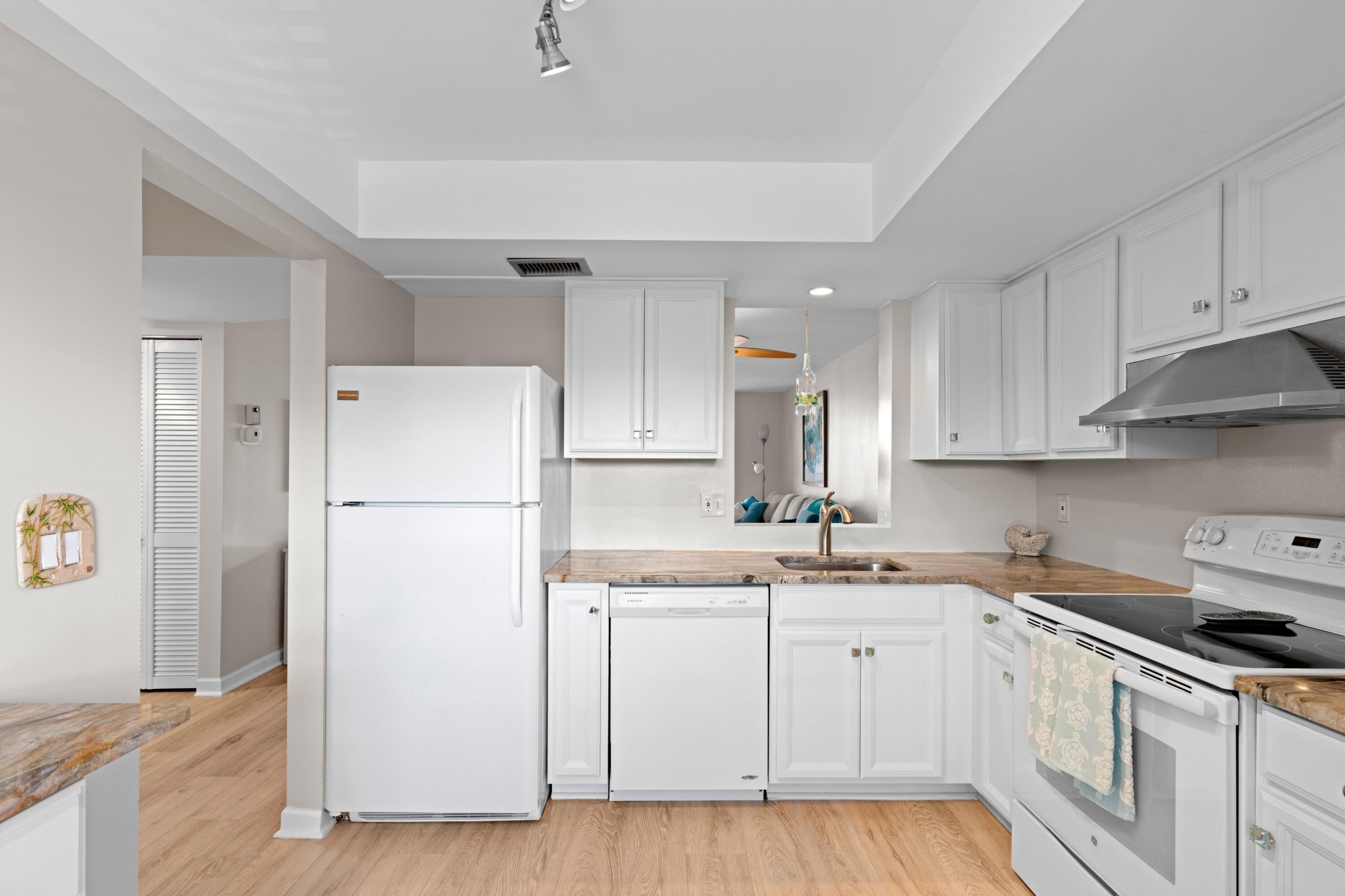 VILLAGES OF ORIOLE ABBEY CONDO - Residential