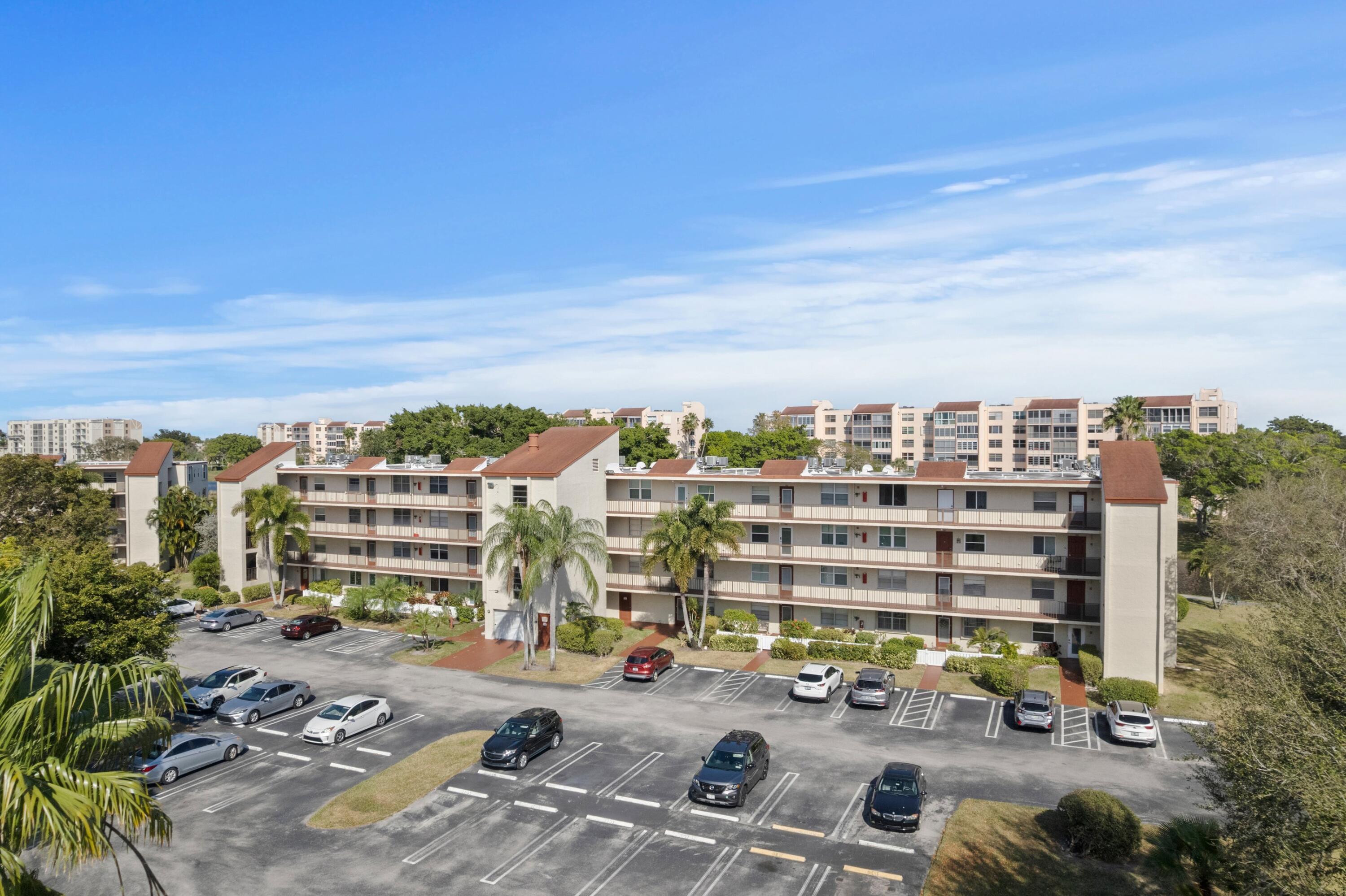 VILLAGES OF ORIOLE ABBEY CONDO - Residential