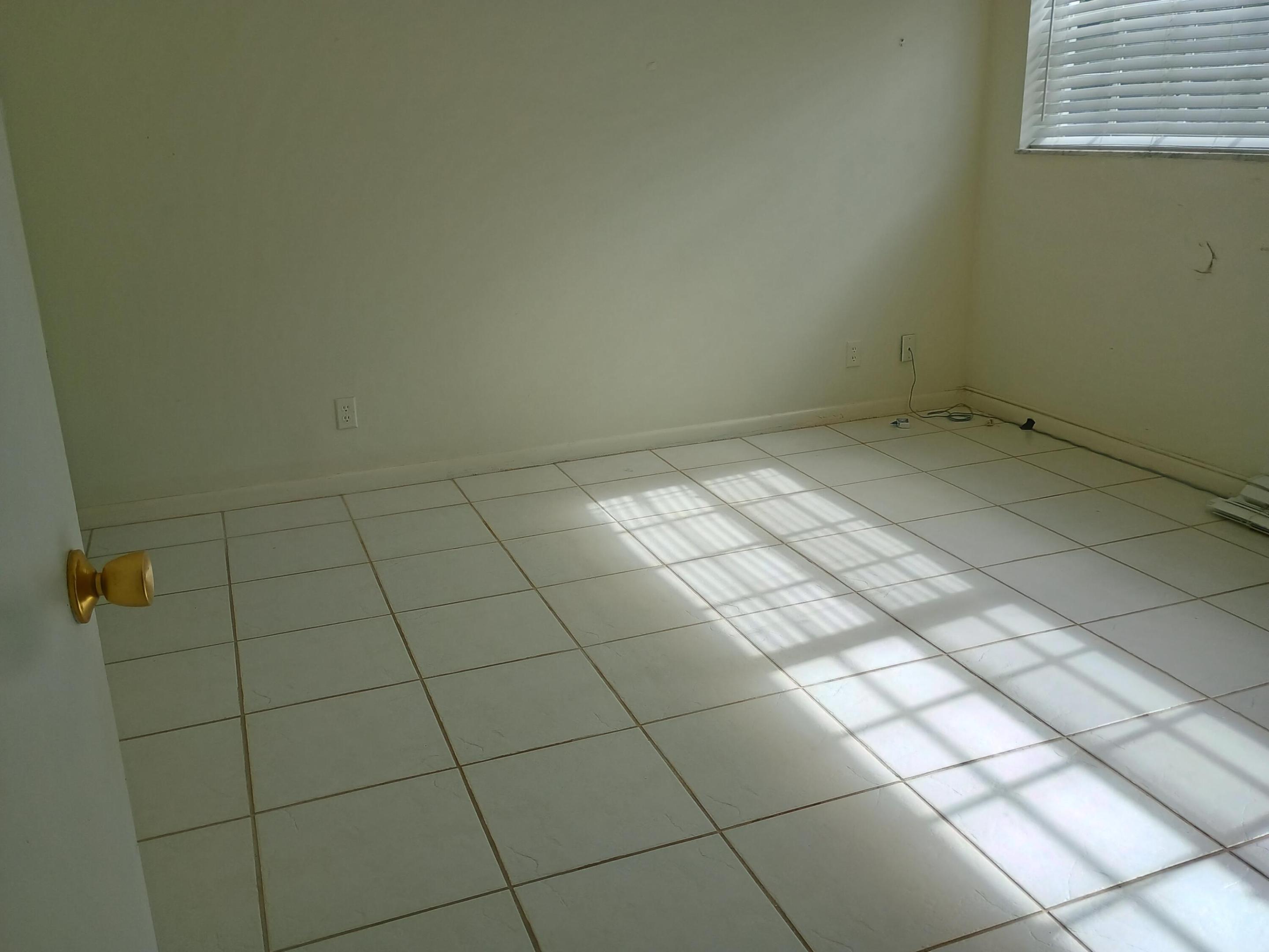 COLONIAL RIDGE CORP - Residential