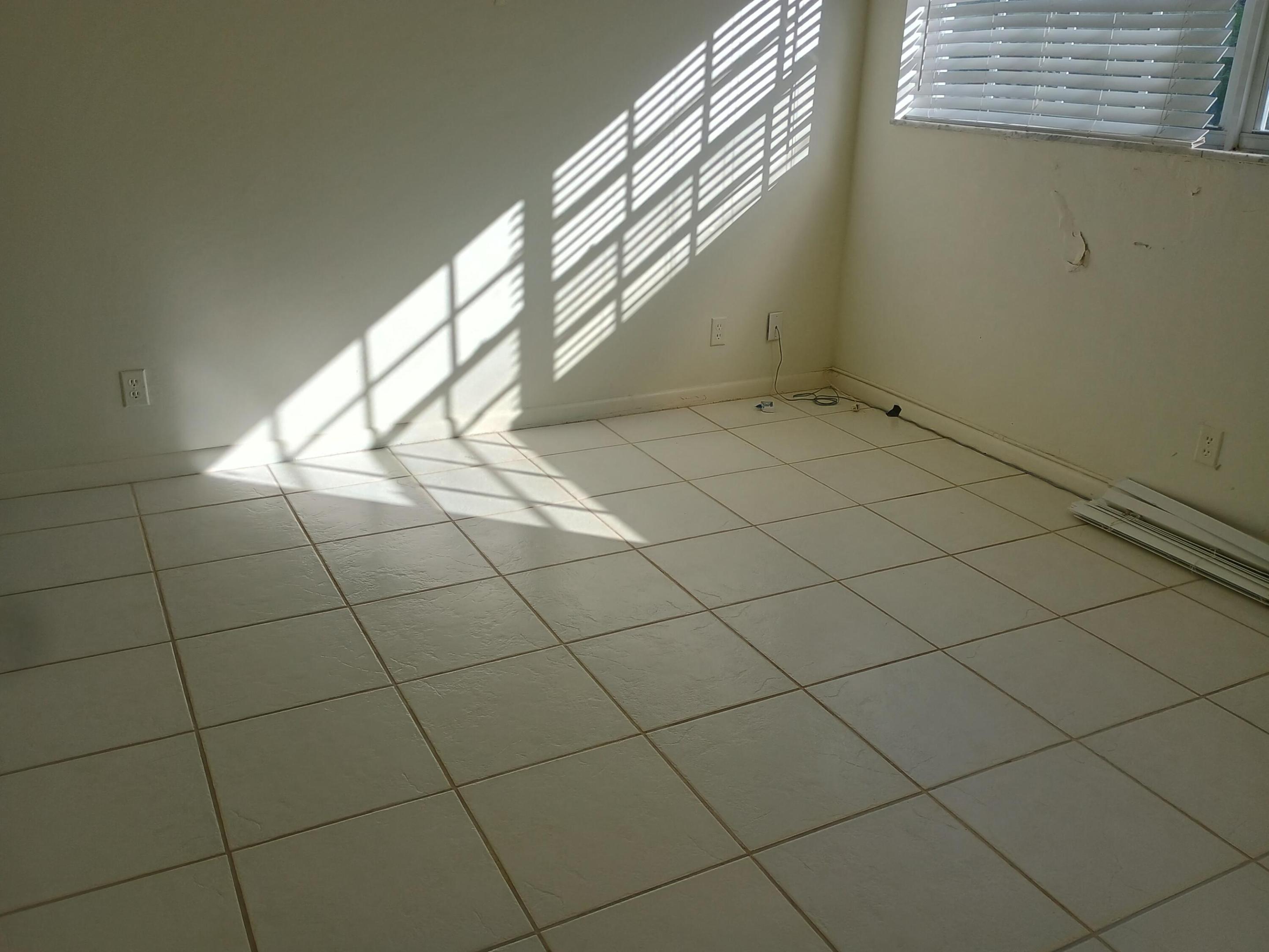 COLONIAL RIDGE CORP - Residential