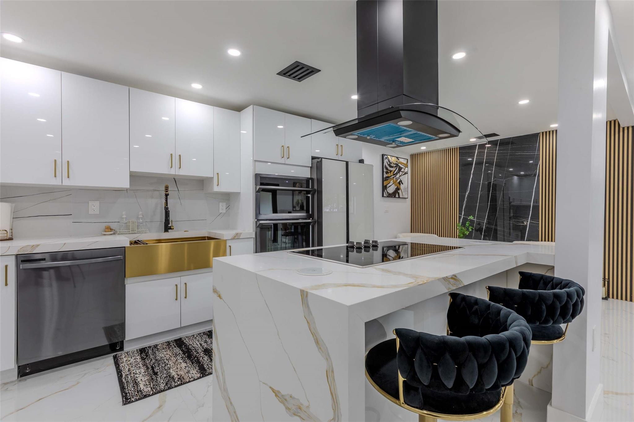 Cranston Terrace 28-14 B - Residential