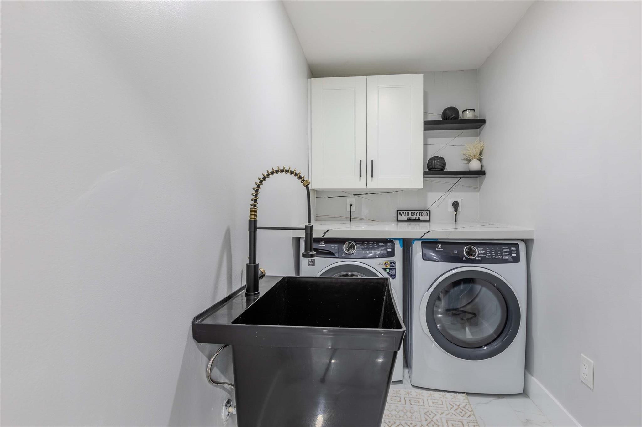 Cranston Terrace 28-14 B - Residential