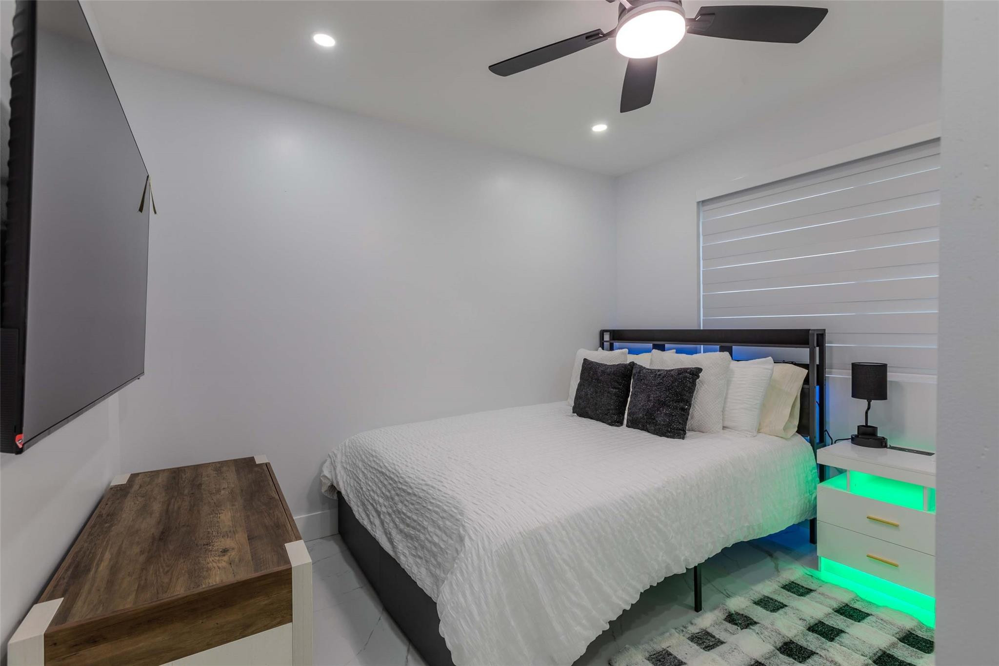 Cranston Terrace 28-14 B - Residential