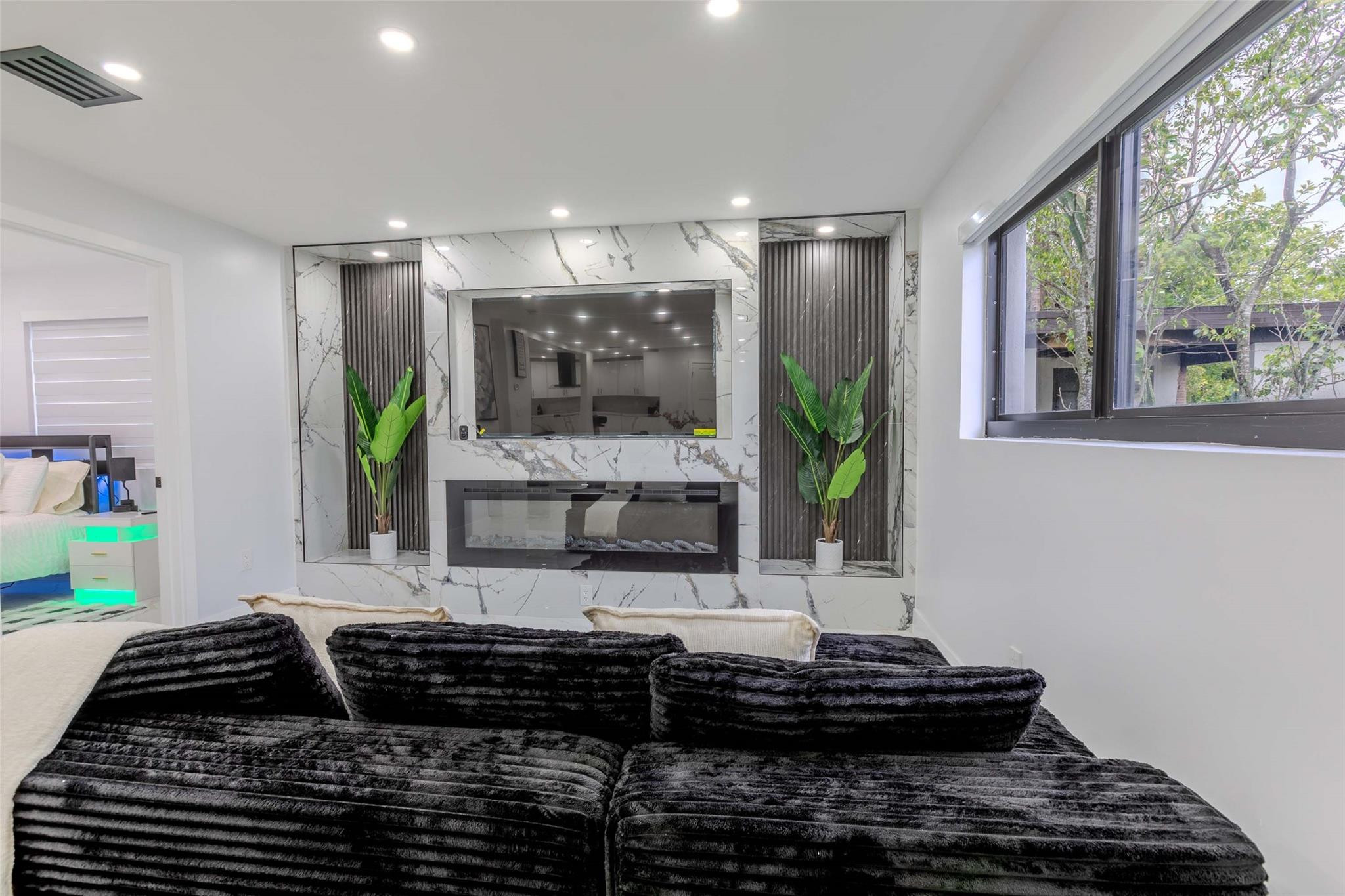 Cranston Terrace 28-14 B - Residential