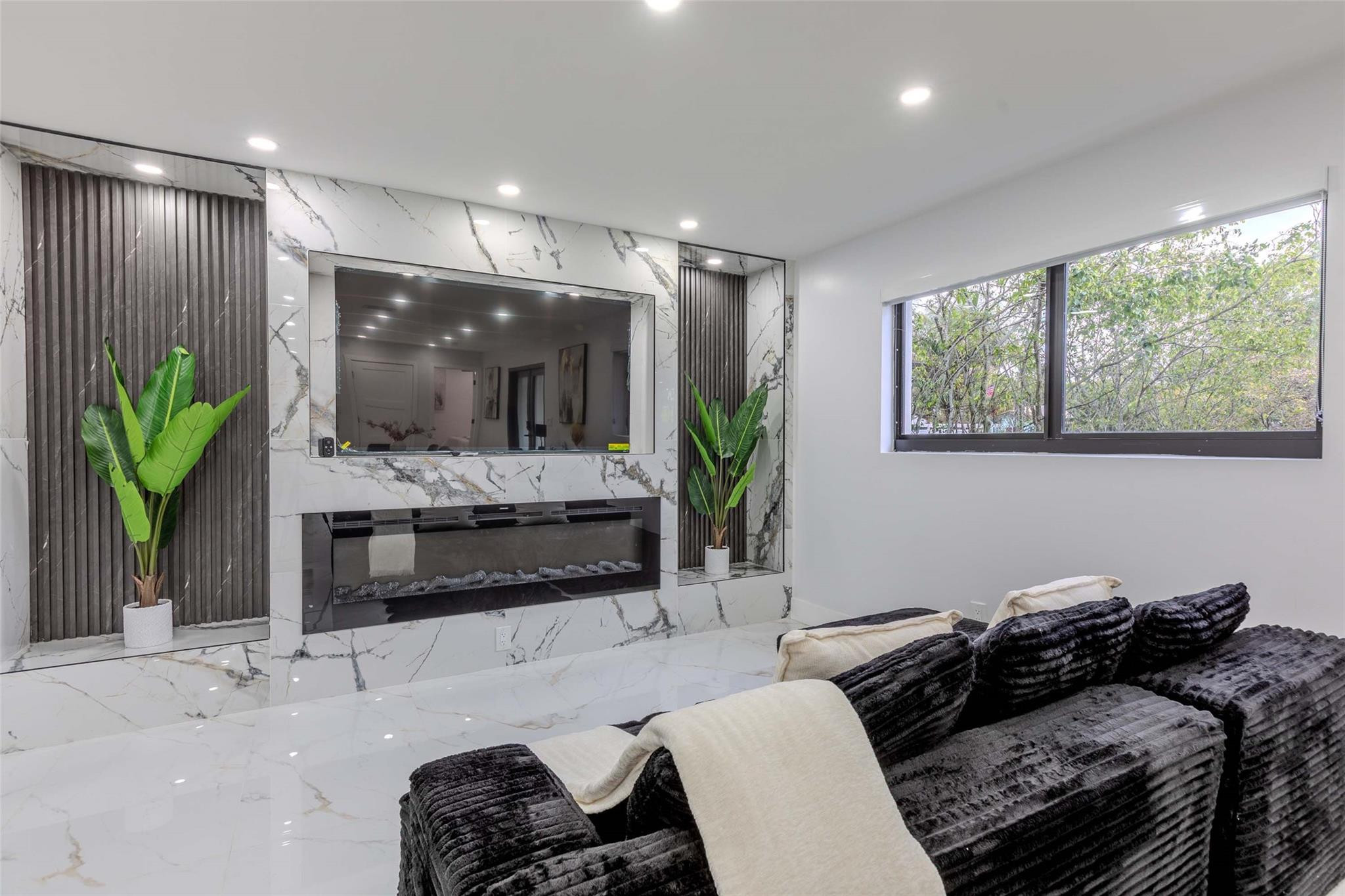 Cranston Terrace 28-14 B - Residential