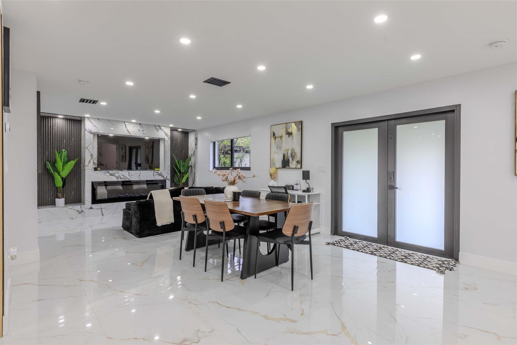 Cranston Terrace 28-14 B - Residential