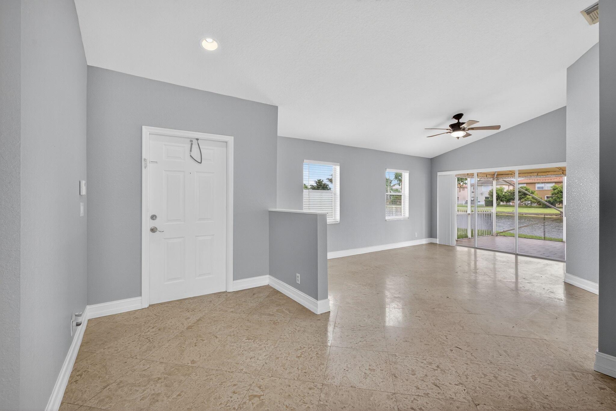 6121 Spring Isles Boulevard