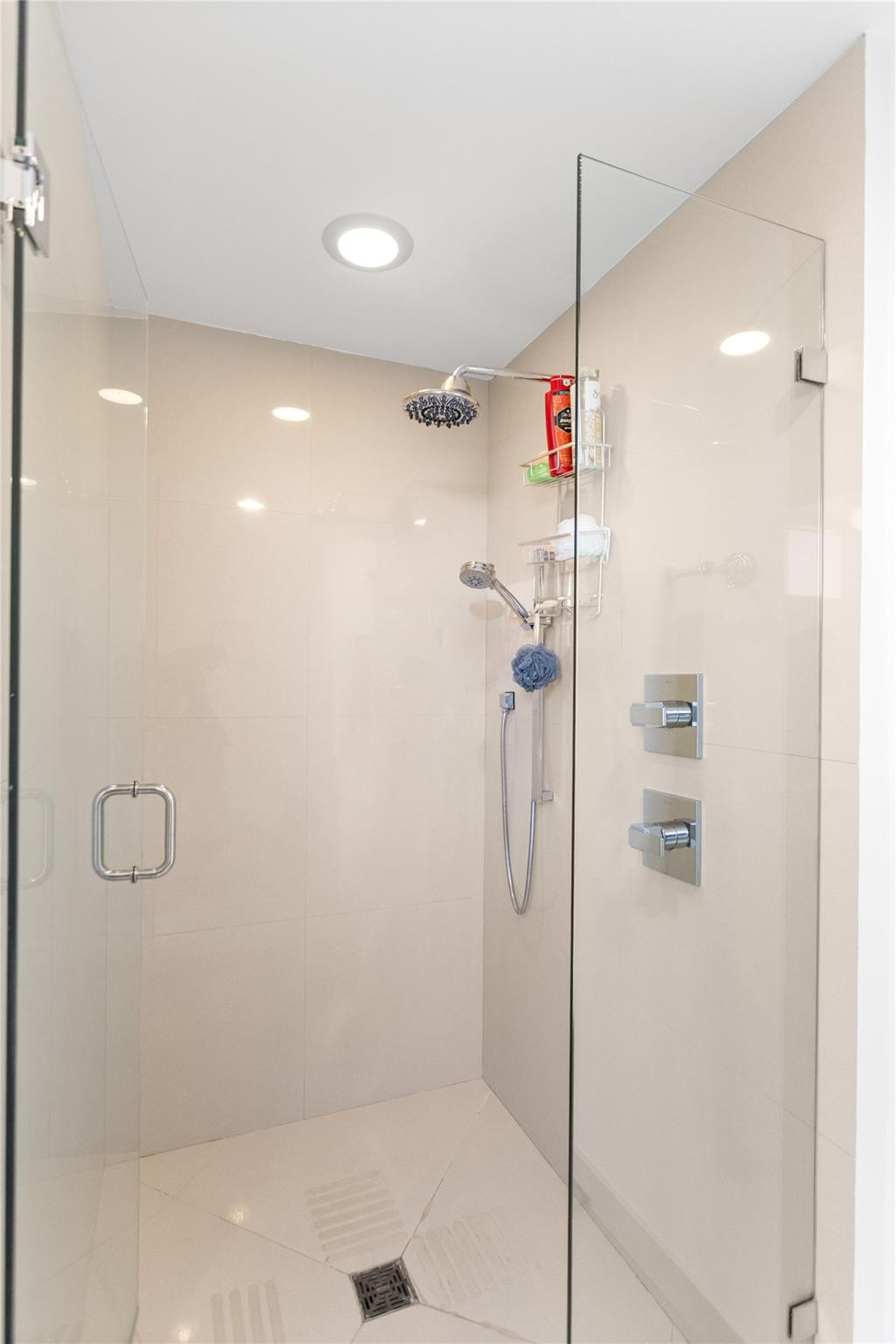 BAY HOUSE - Residential