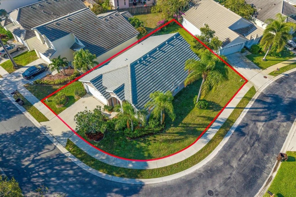 Photo of 2010 Normandy Circle, West Palm Beach, FL 33409 (MLS # F10542259)