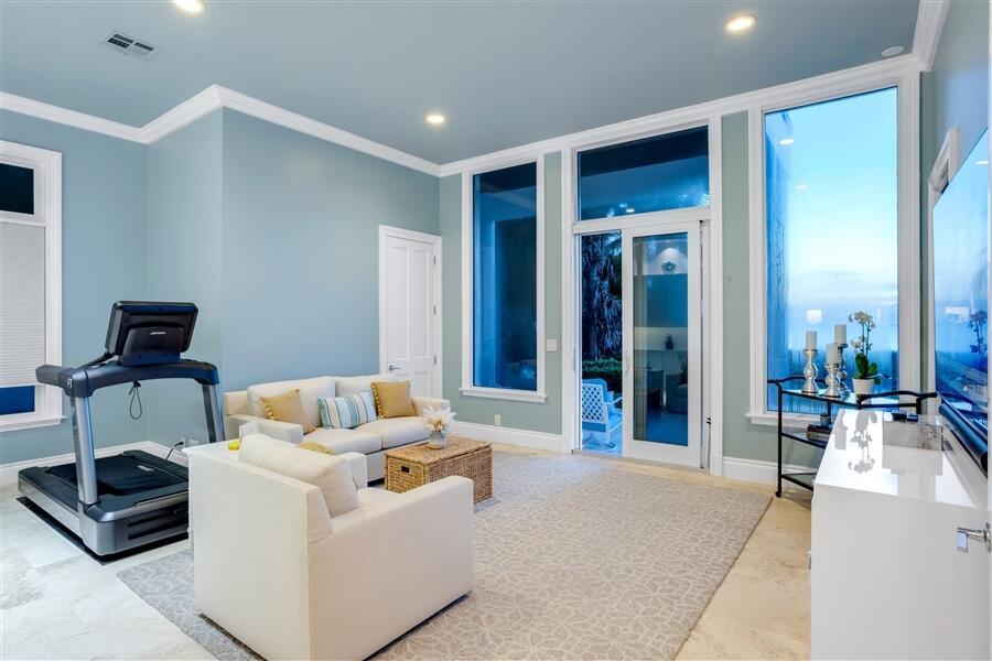 PALM BEACH SHORE ACRES - Residential