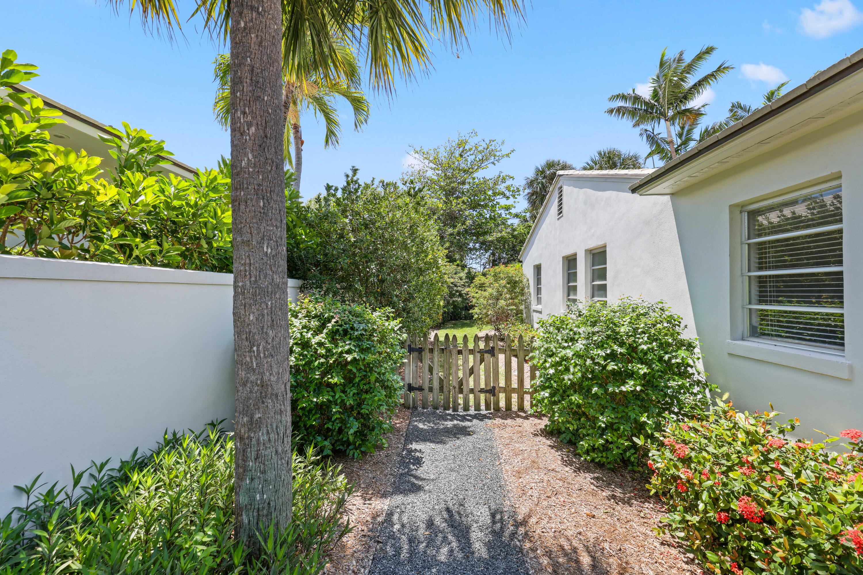 BELLO LIDO - Residential Lease