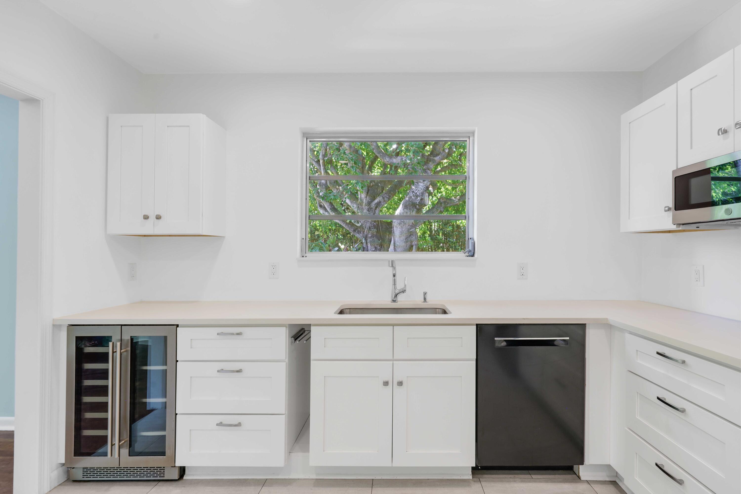 BELLO LIDO - Residential Lease