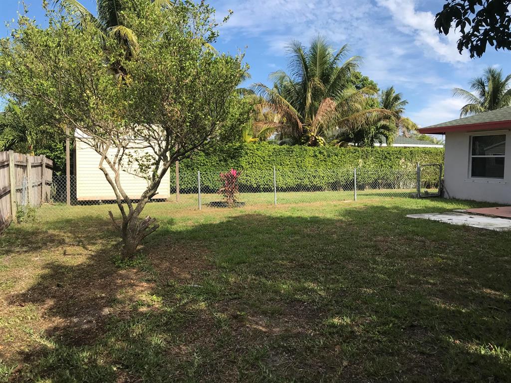 PALM BEACH FARMS CO 7 - Residential