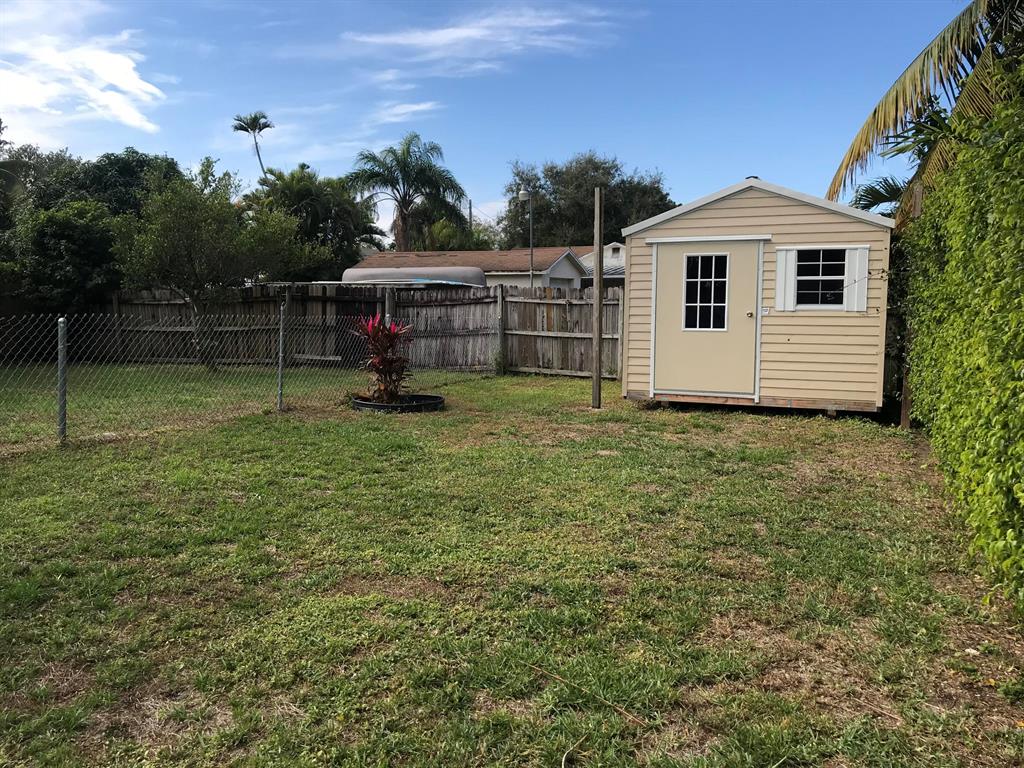 PALM BEACH FARMS CO 7 - Residential