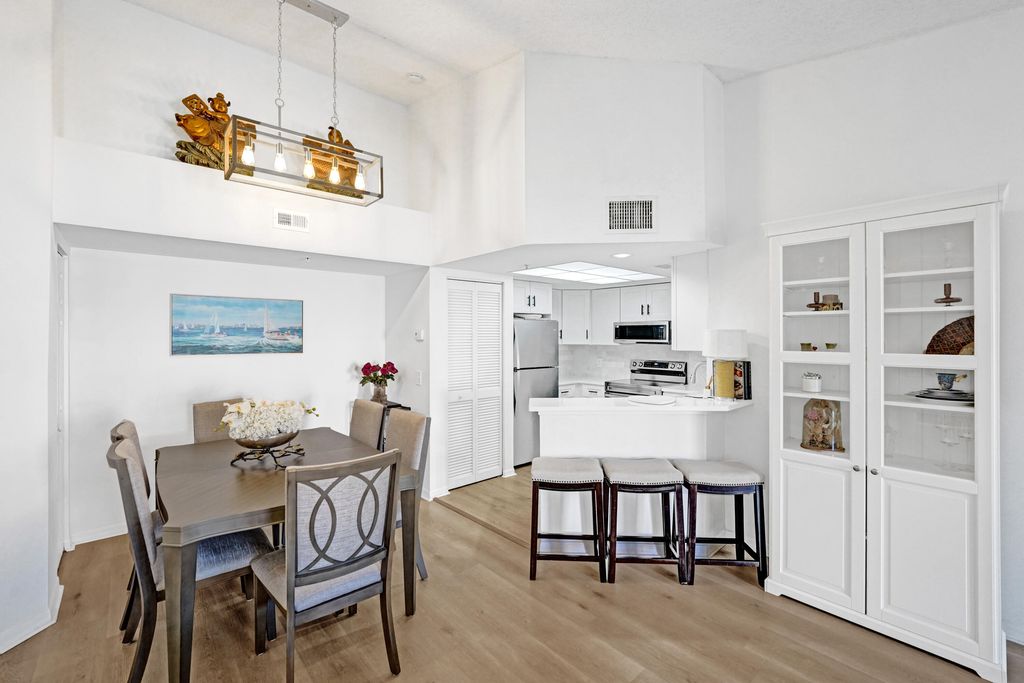 Photo of 2125 SE 10th Avenue #1008, Fort Lauderdale, FL 33316 (MLS # R11140267)