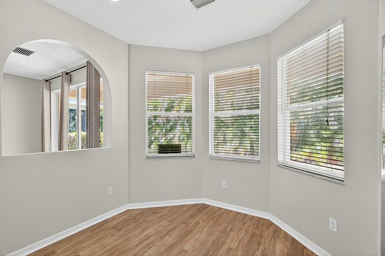 LAKE FOREST POINTE - Residential