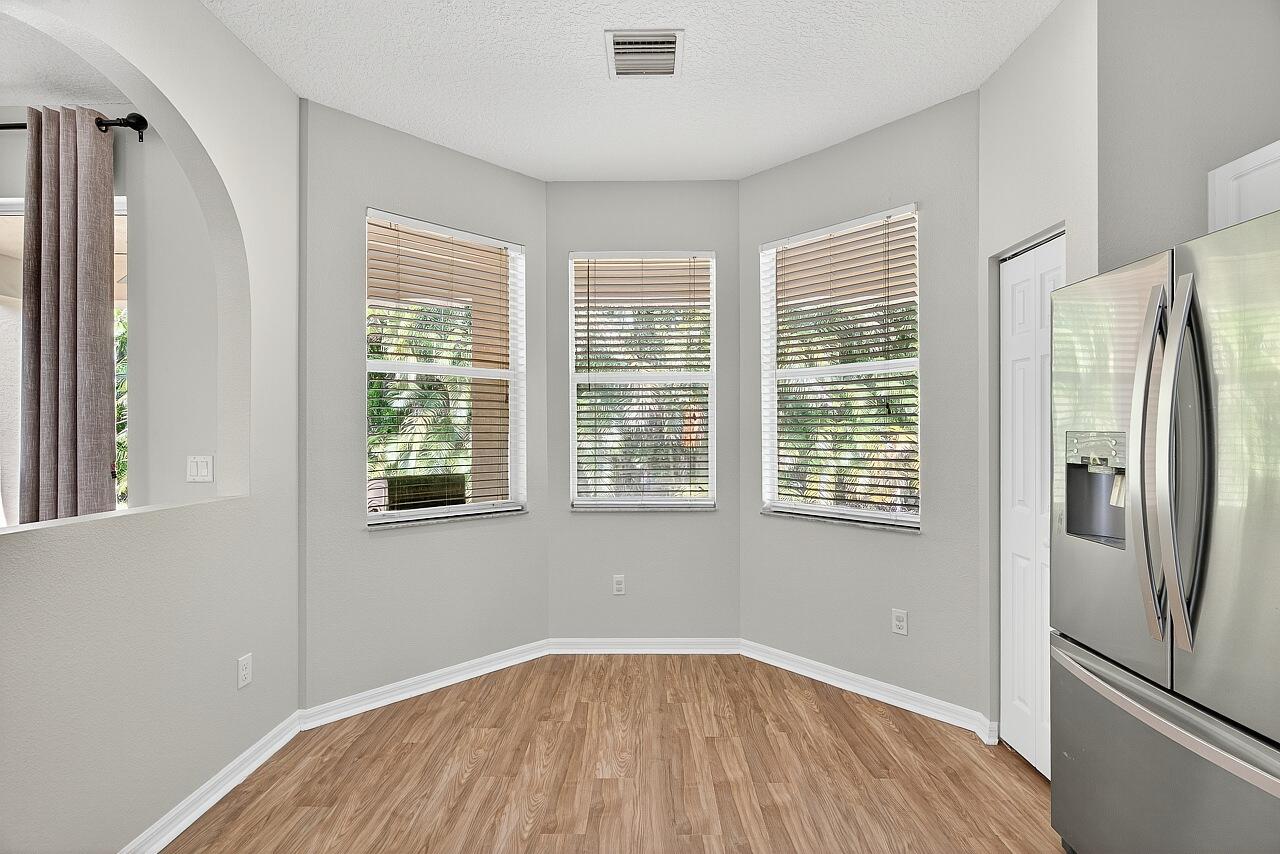 LAKE FOREST POINTE - Residential