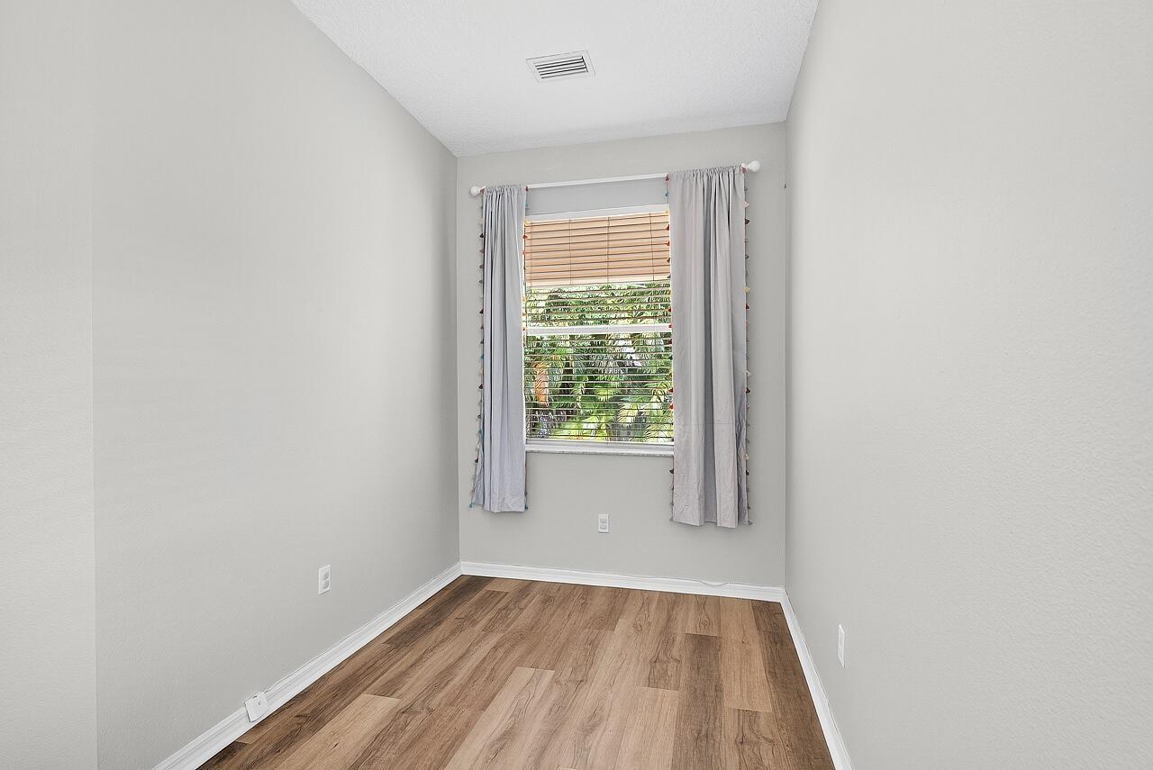 LAKE FOREST POINTE - Residential