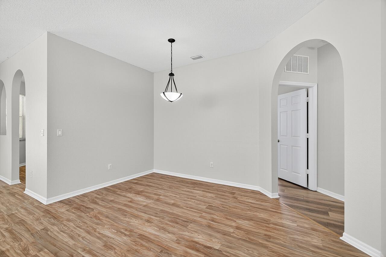 LAKE FOREST POINTE - Residential