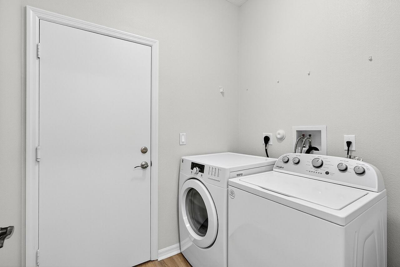 LAKE FOREST POINTE - Residential