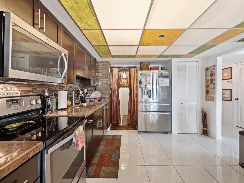 501 N Riverside Drive 601