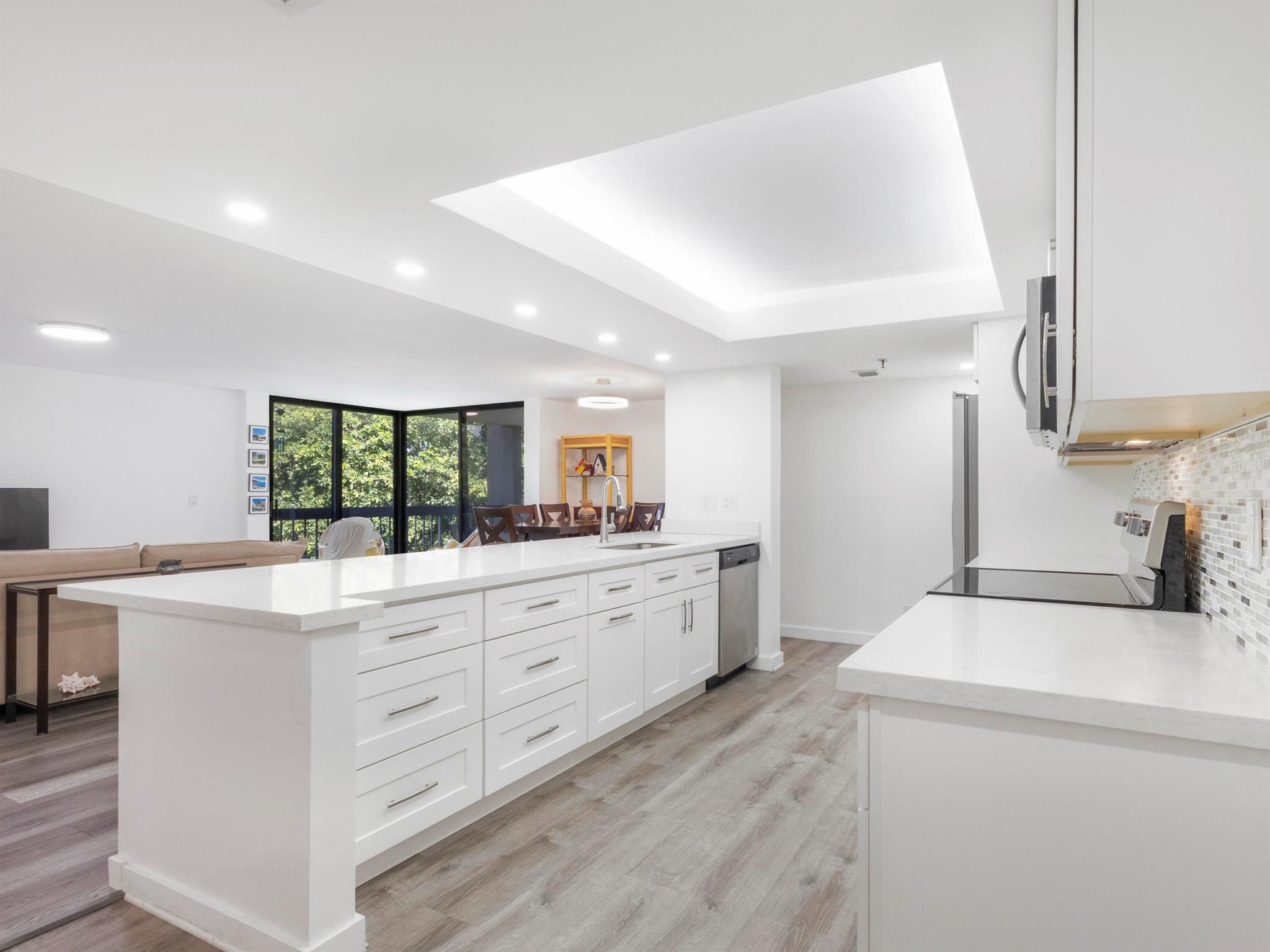 LAVERS RESORT & RACQUET C - Residential Lease