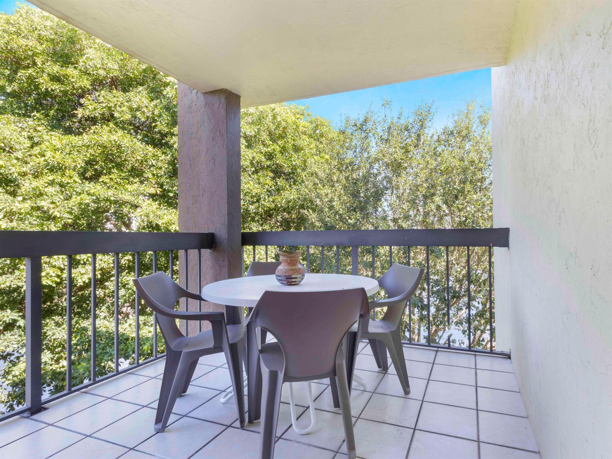 LAVERS RESORT & RACQUET C - Residential Lease