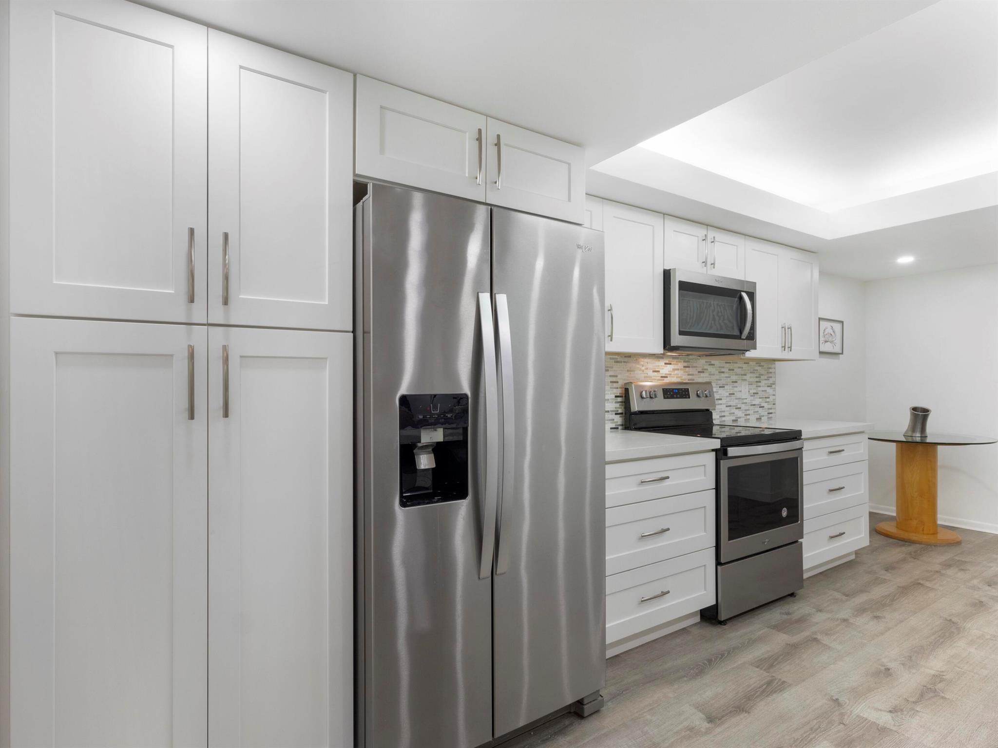 LAVERS RESORT & RACQUET C - Residential Lease