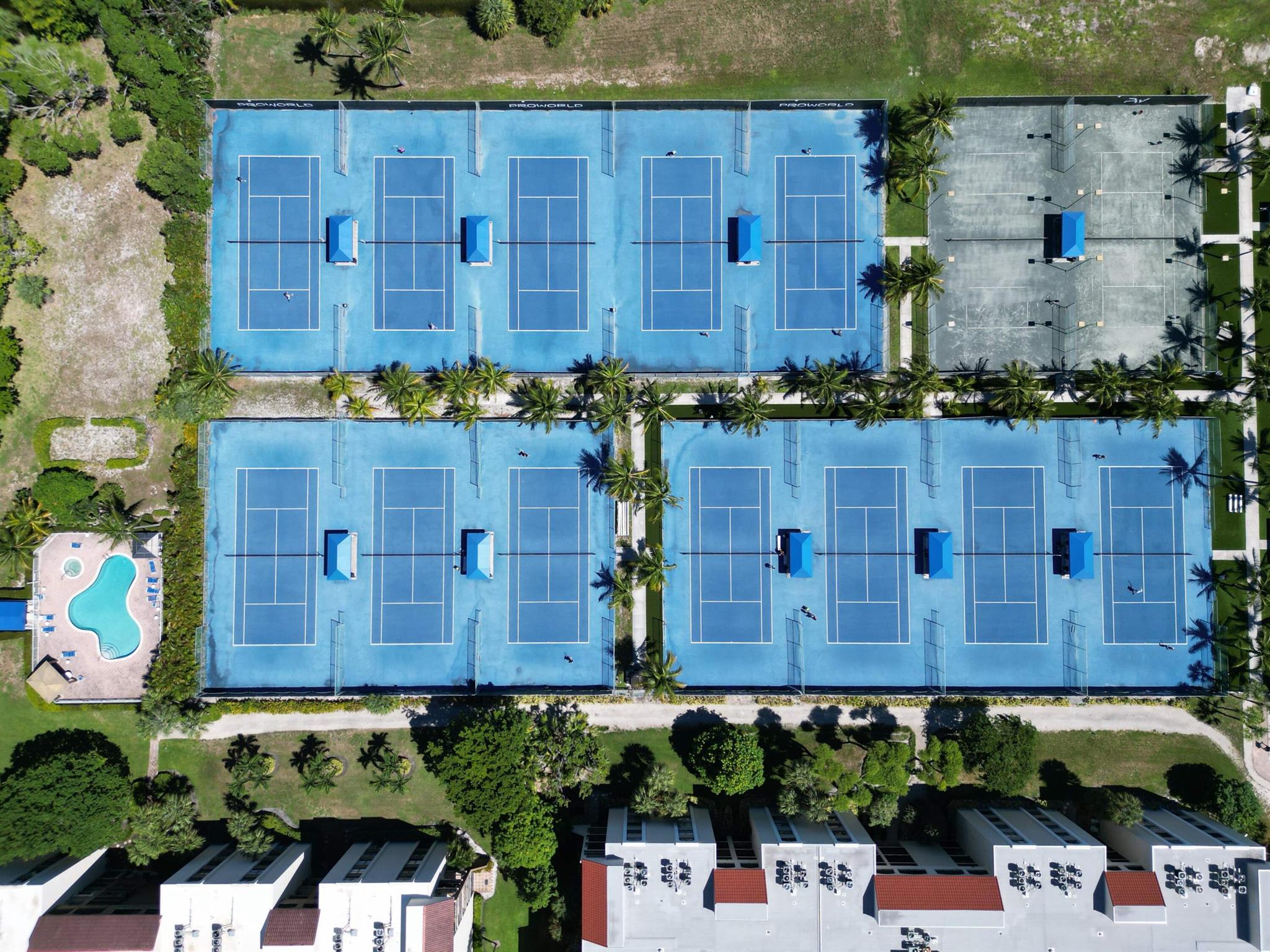 LAVERS RESORT & RACQUET C - Residential Lease