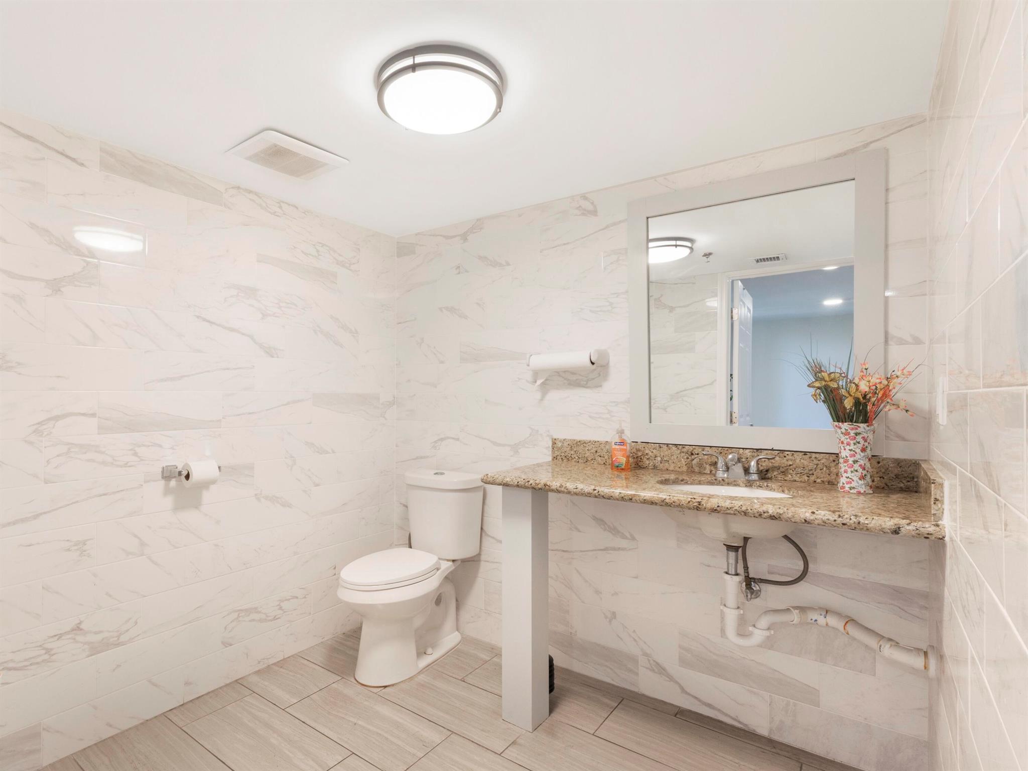 LAVERS RESORT & RACQUET C - Residential Lease