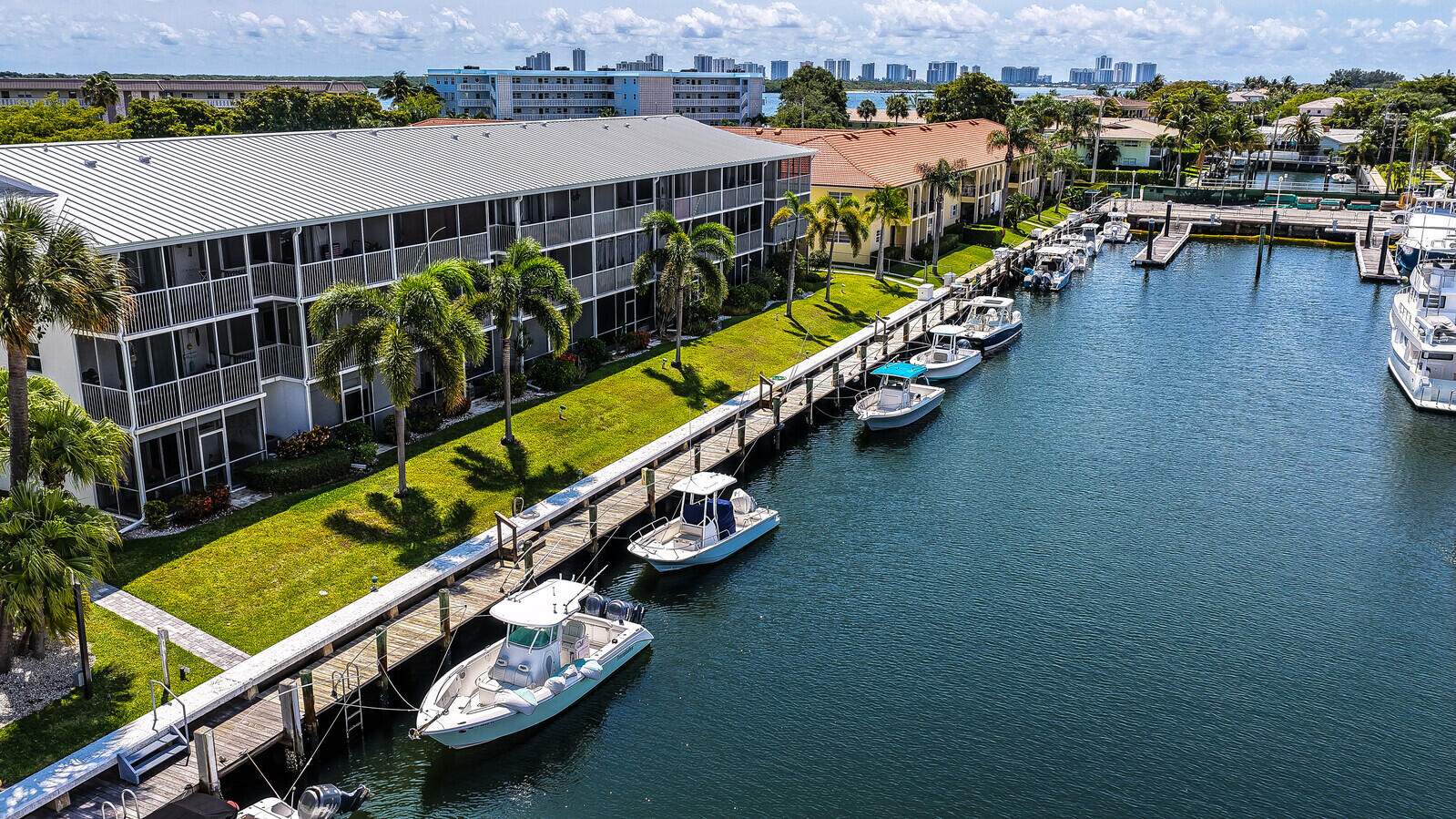 YACHT HARBOUR LANDINGS CONDO - Residential