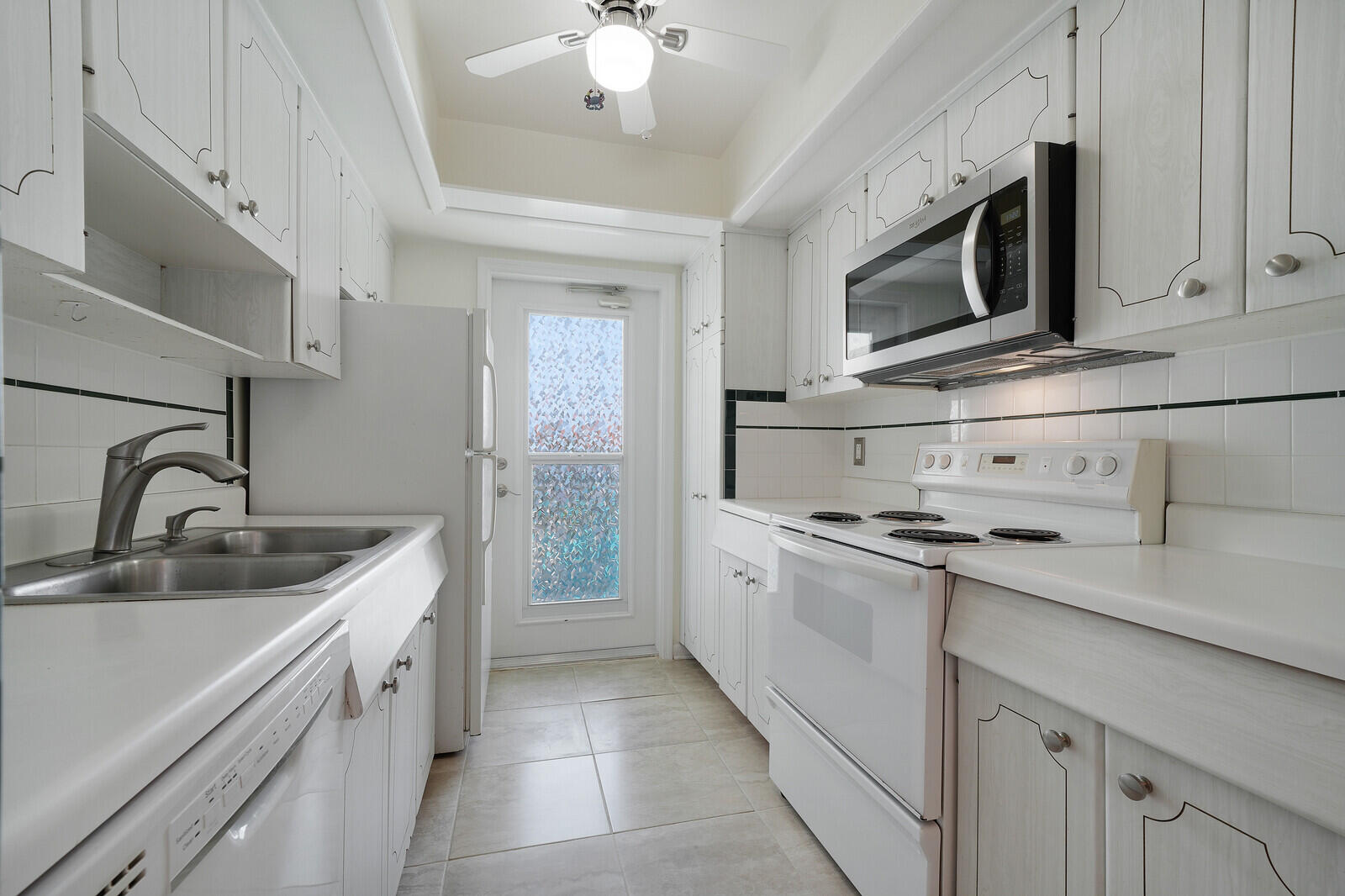 YACHT HARBOUR LANDINGS CONDO - Residential