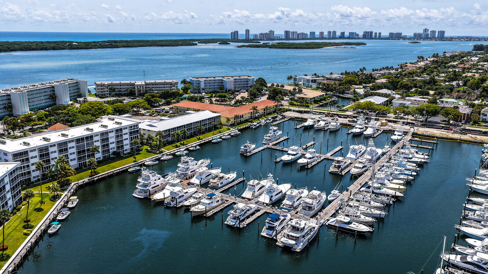 YACHT HARBOUR LANDINGS CONDO - Residential