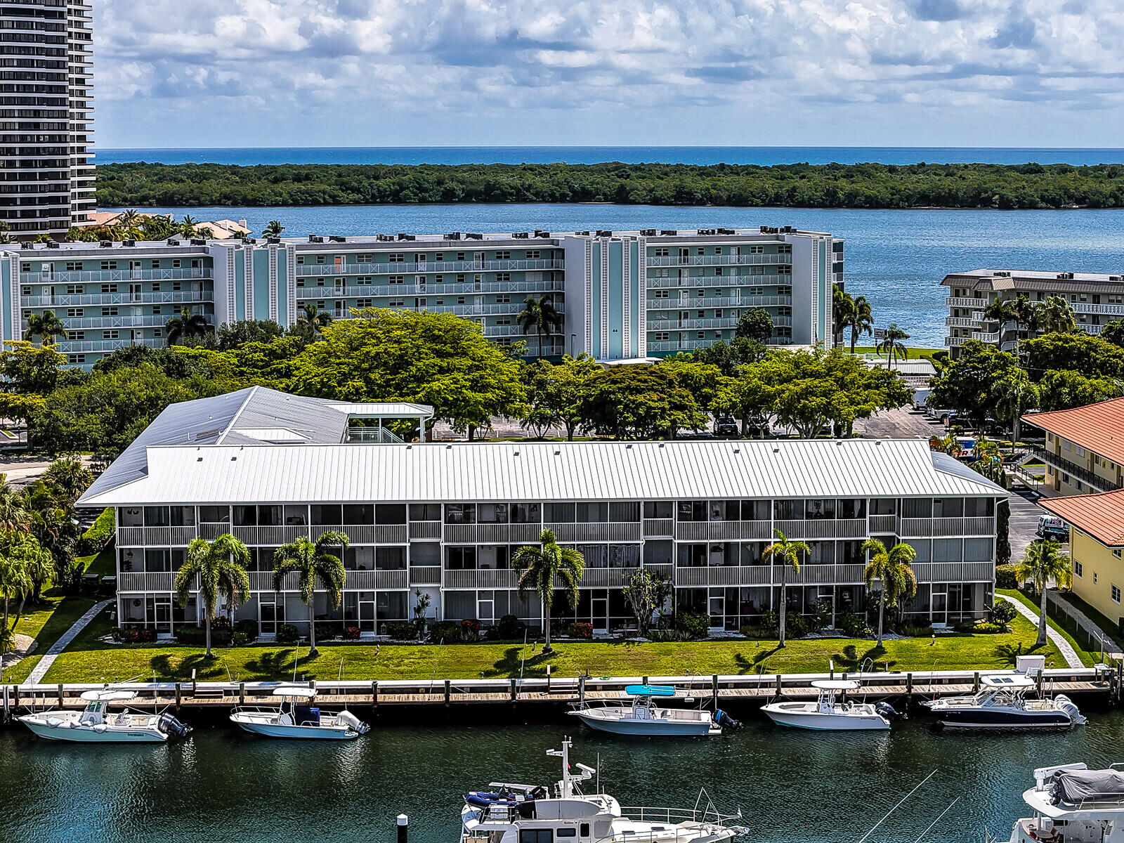 YACHT HARBOUR LANDINGS CONDO - Residential
