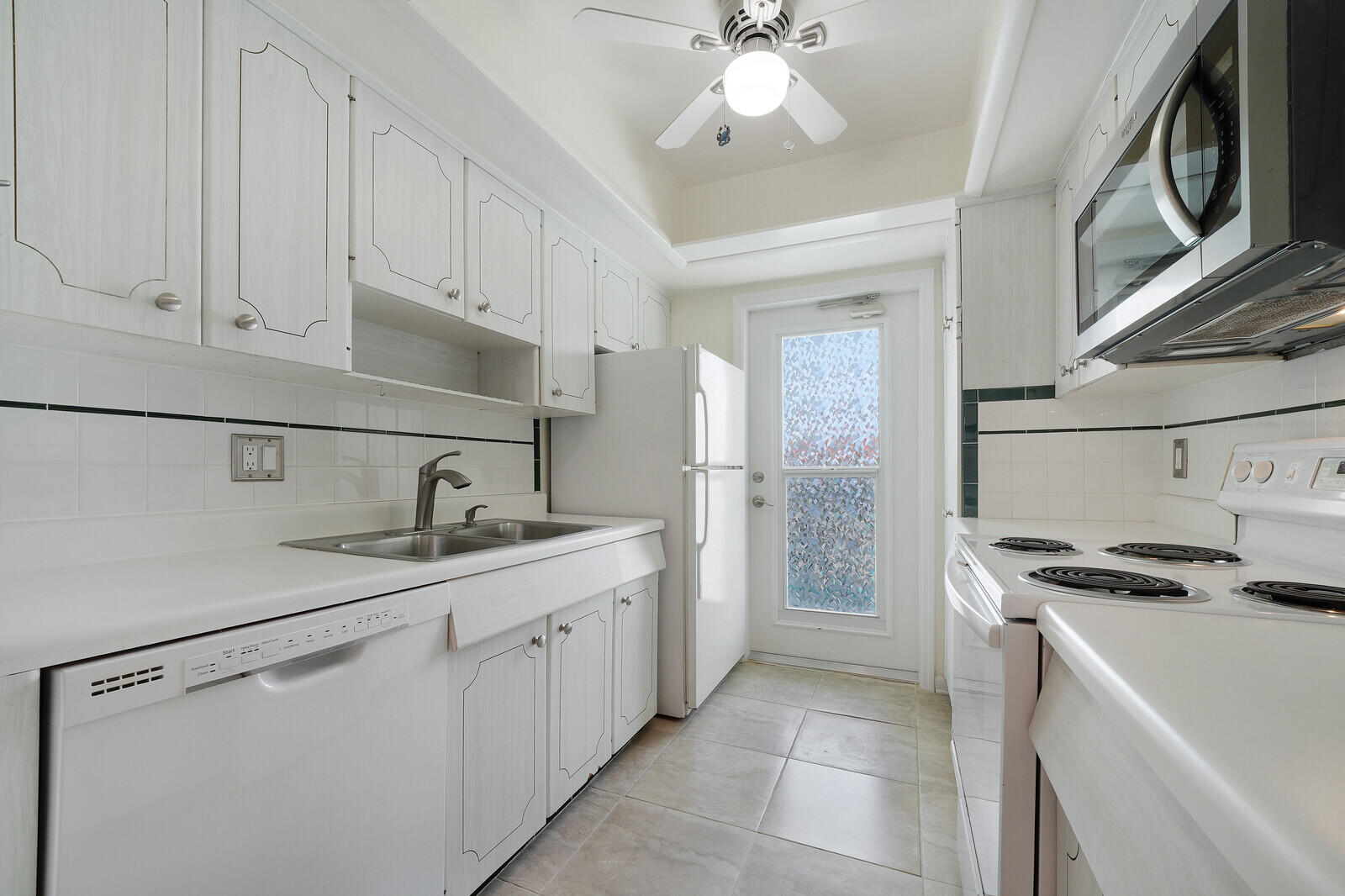 YACHT HARBOUR LANDINGS CONDO - Residential