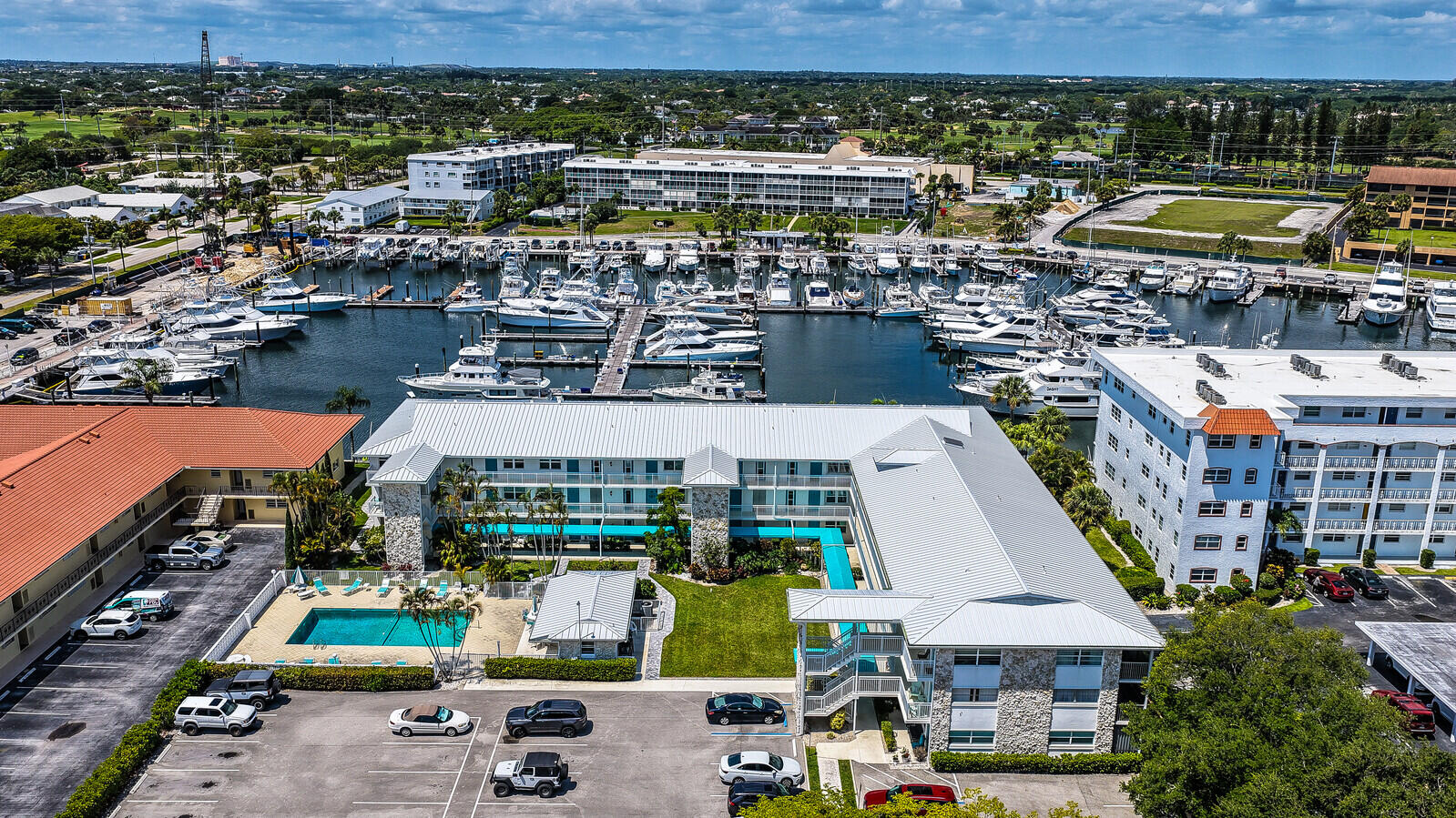 YACHT HARBOUR LANDINGS CONDO - Residential