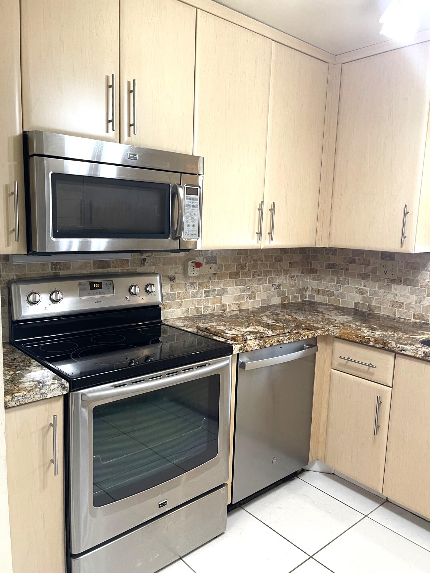 HIGH POINT OF DELRAY WEST CONDO SEC 1&2 - Residential