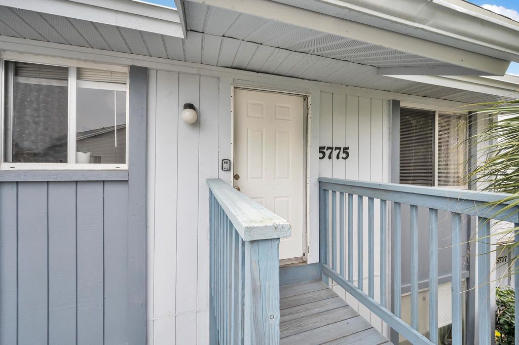 Photo of 5775 Deer Run Drive #3h, Fort Pierce, FL 34951 (MLS # R10952426)