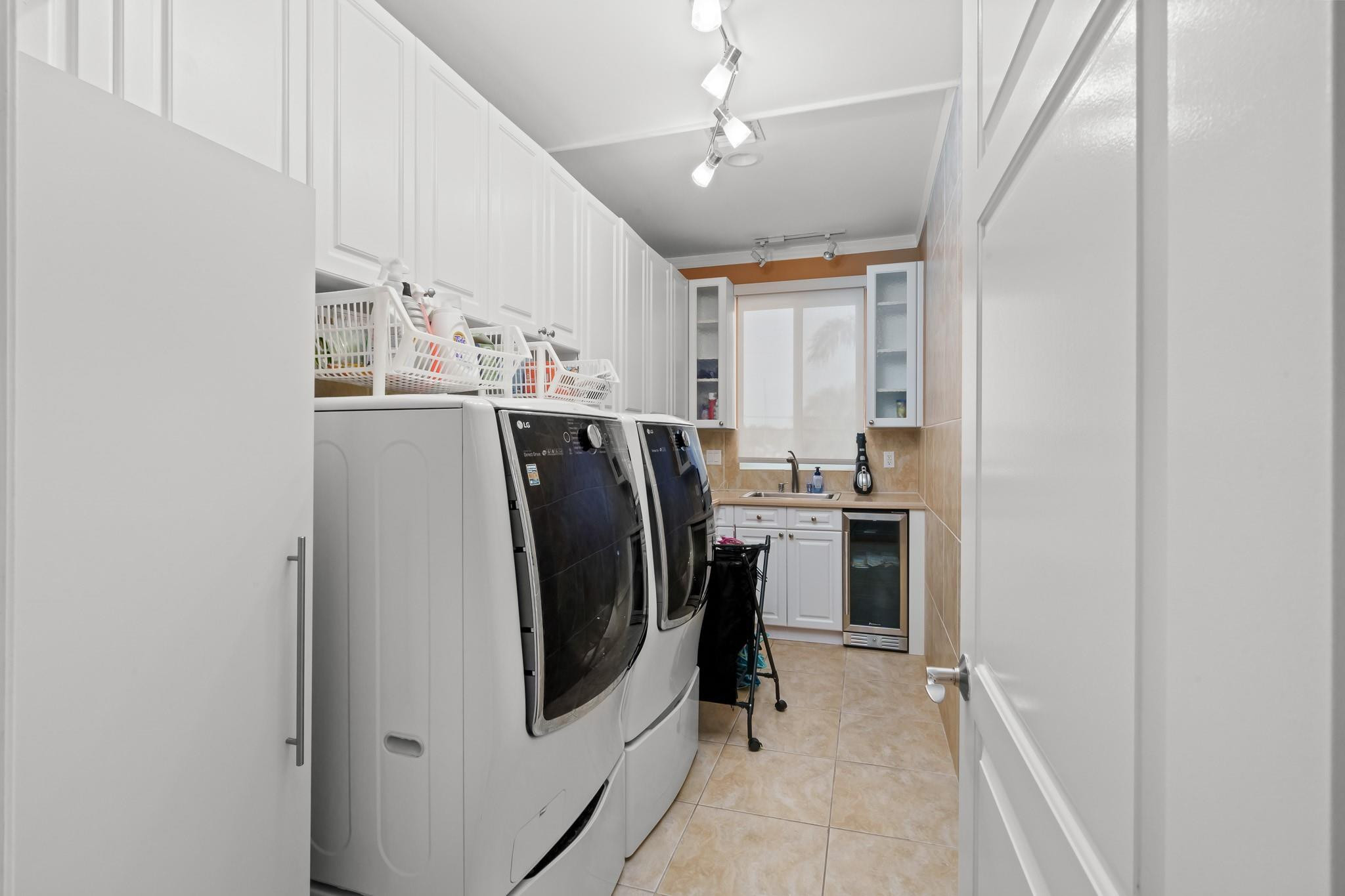 LANDINGS FIRST SEC - Residential