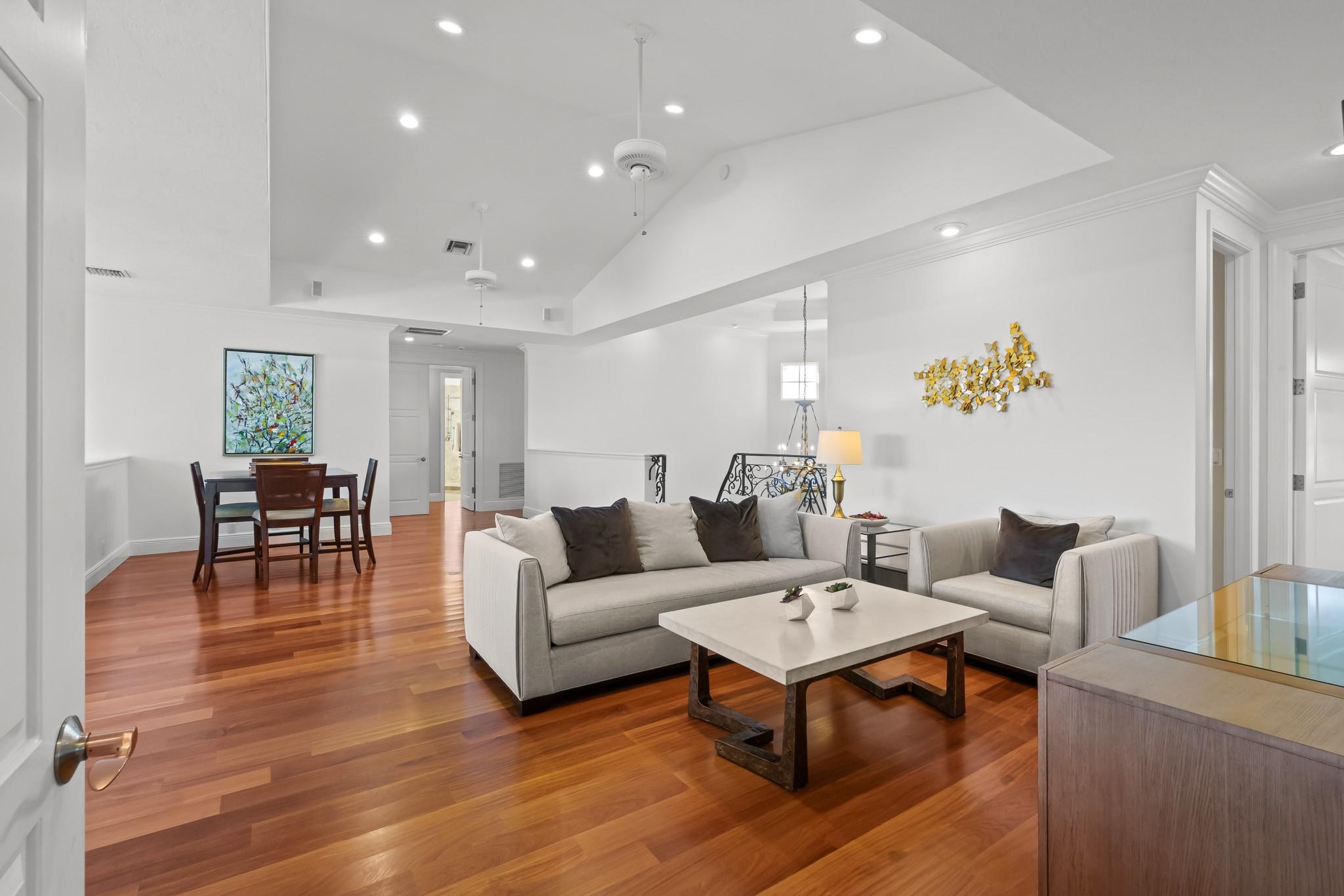 LANDINGS FIRST SEC - Residential