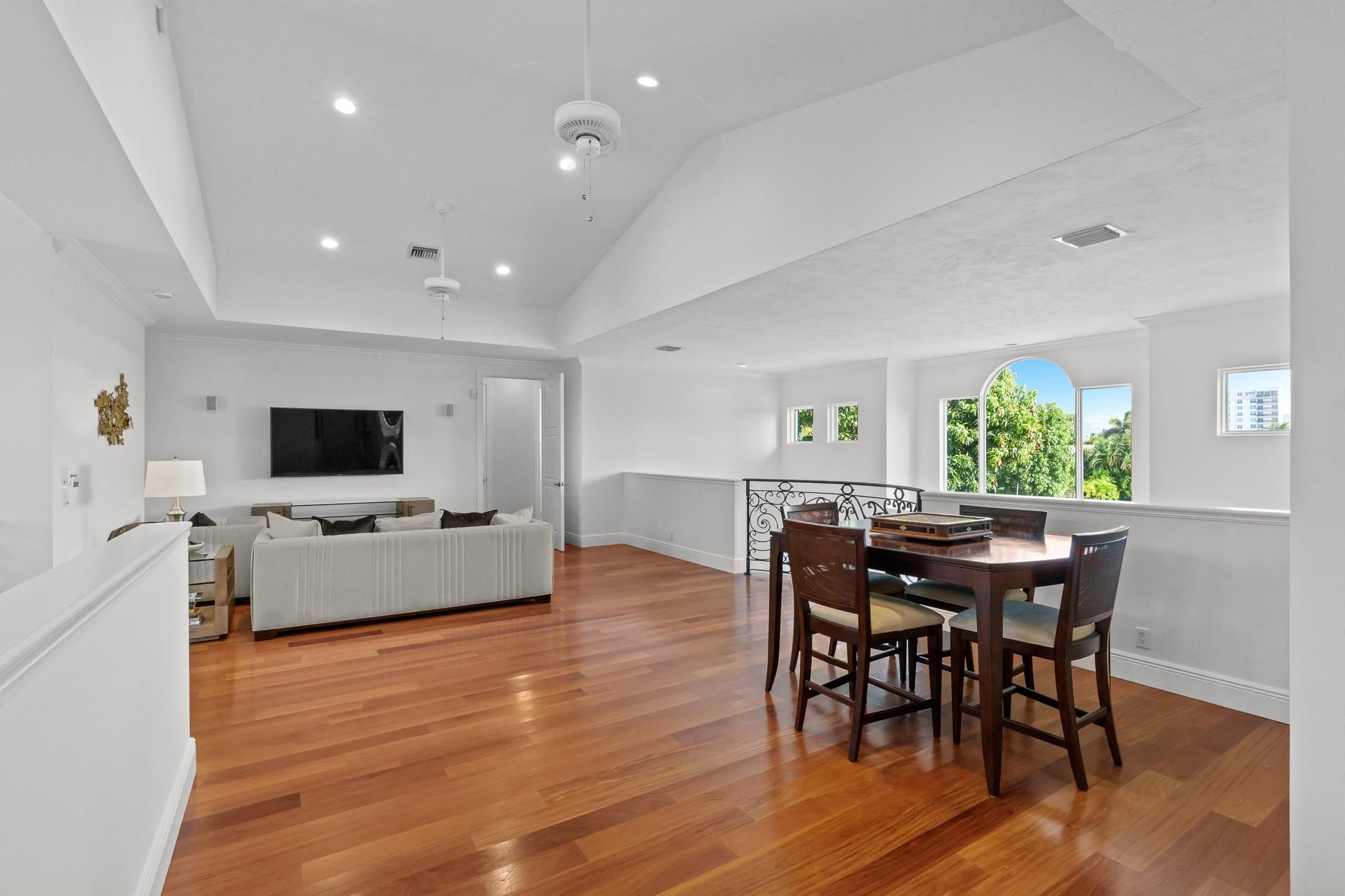 LANDINGS FIRST SEC - Residential