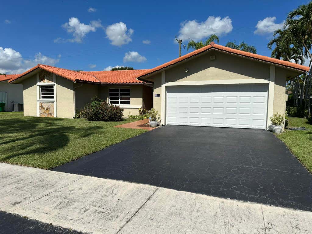 Photo of 5511 SW 114th Avenue, Cooper City, FL 33330 (MLS # B26044380)