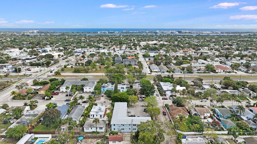 Photo of 901 N F Street #1, Lake Worth Beach, FL 33460 (MLS # R10997828)