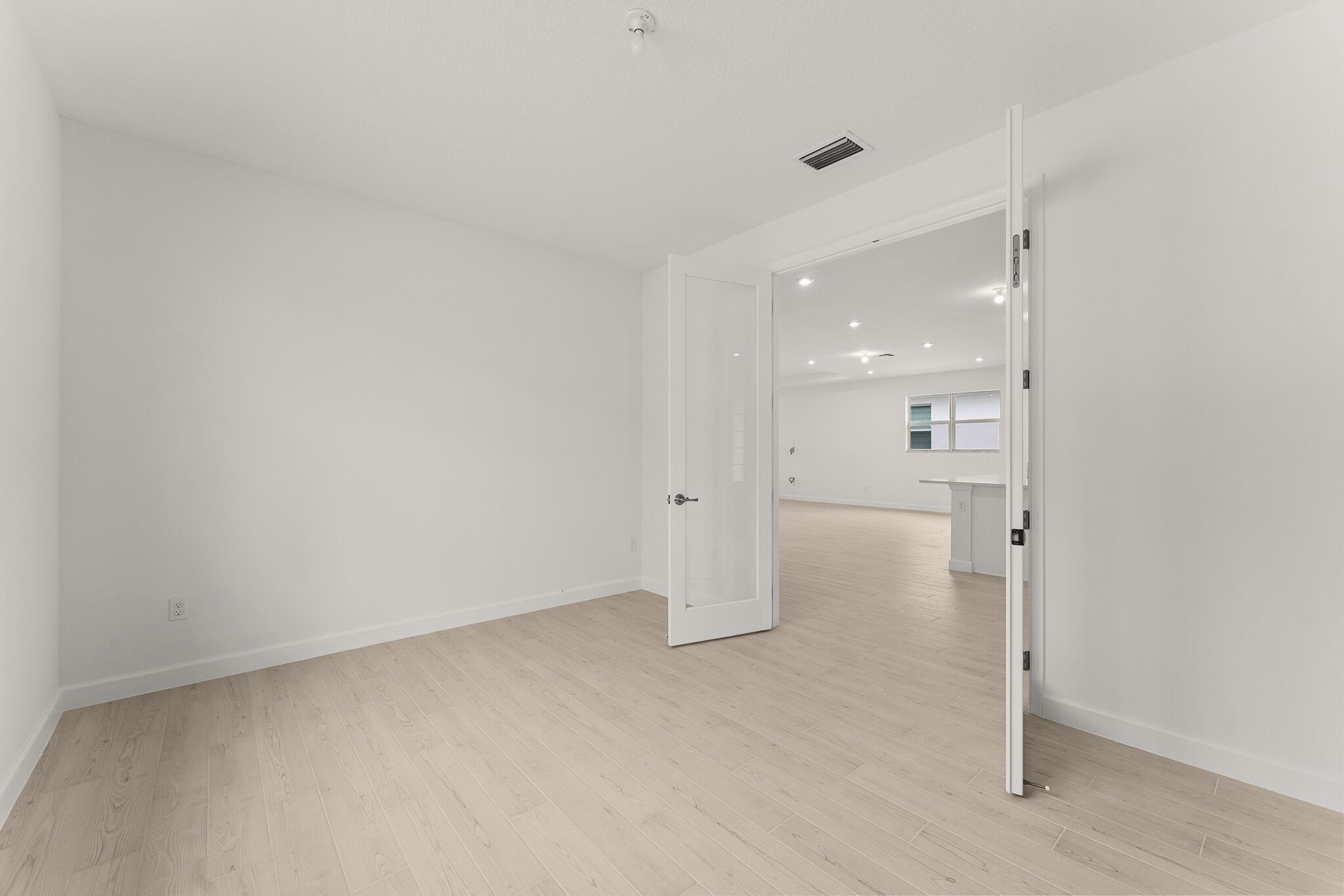 TELARO AT SOUTHERN GROVE - Residential