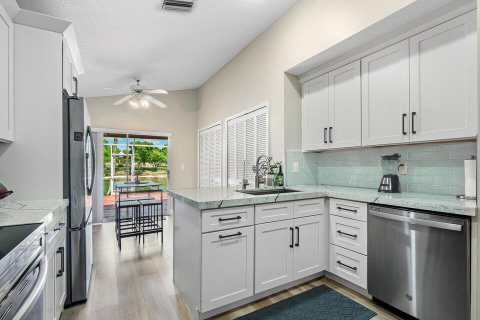 10560 Plainview Circle