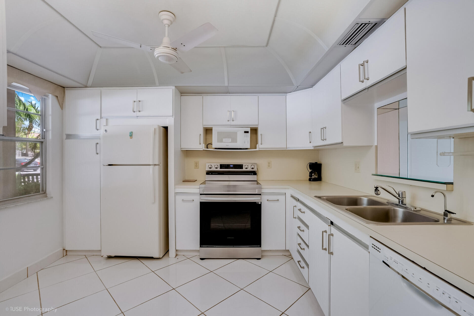 LUCAYA VILLAGE 1-E CONDO - Residential