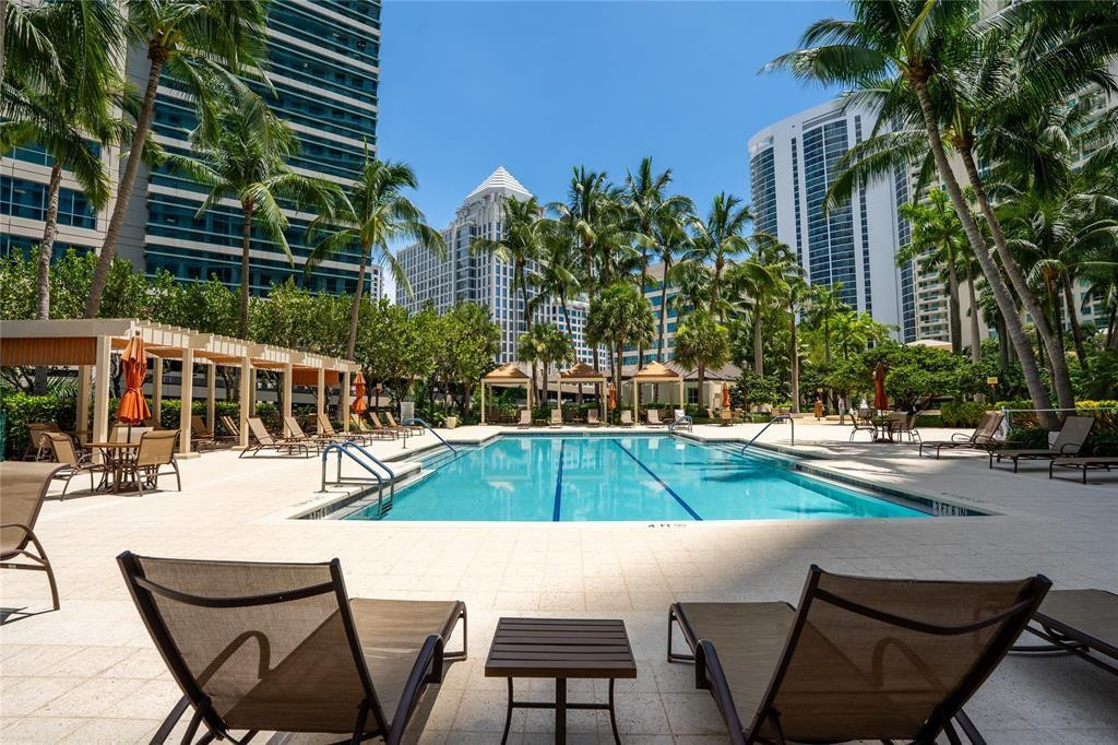 347 N New River 2605