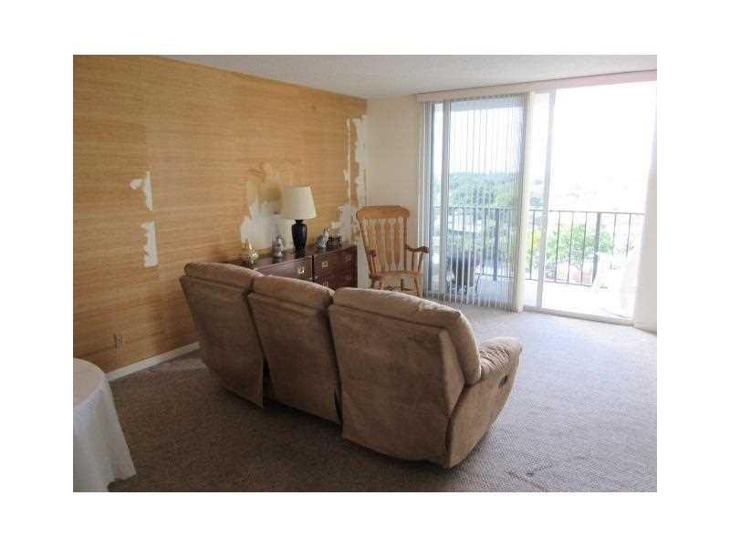 DRAKE TOWER - Residential